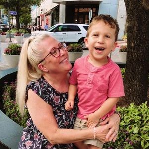 Meet your Posher, Jennifer